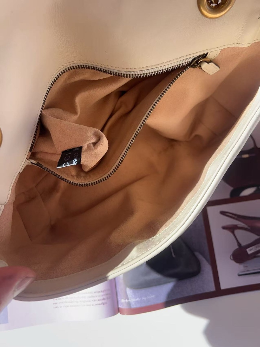 Gucci GG Marmont medium shoulder bag - Picture 8 of 12
